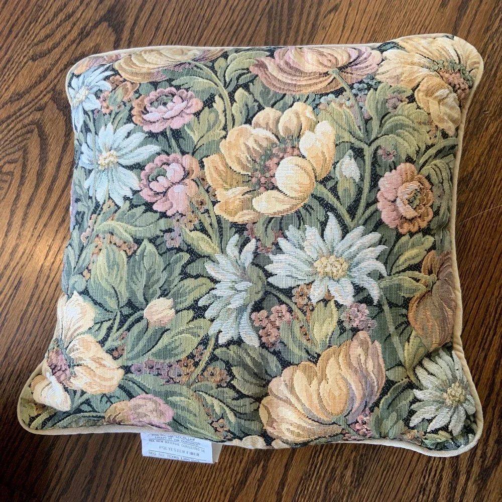 VTG Pair Of Floral Tapestry Accent Throw Pillows Cottage Core Granny Core 14